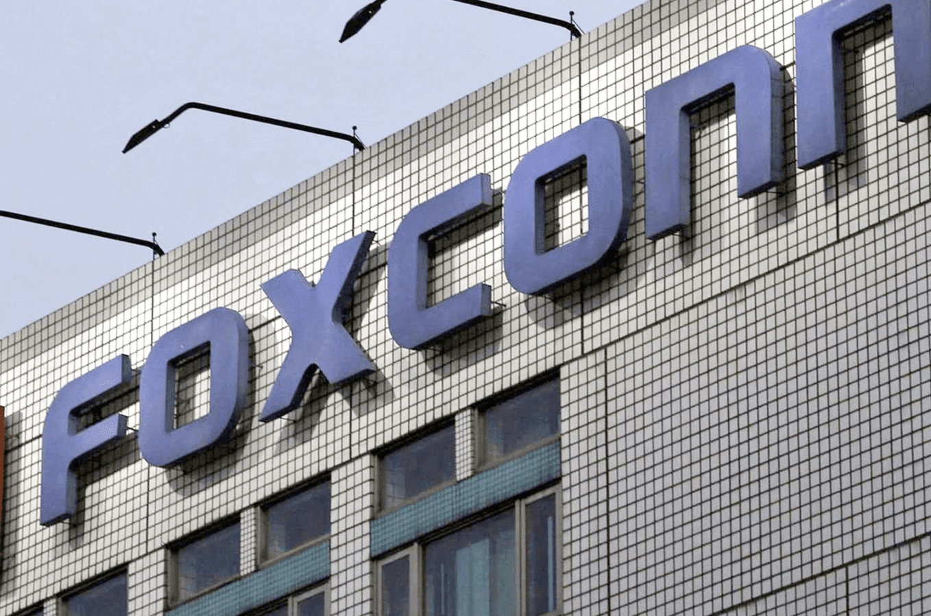 Foxconn cuts Android smartphone production