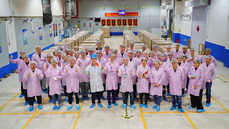 How is a Xiaomi 9 mobile phone produced at foxconn