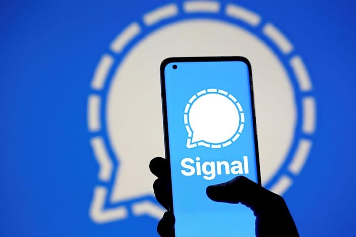Mark Zuckerberg is using Signal