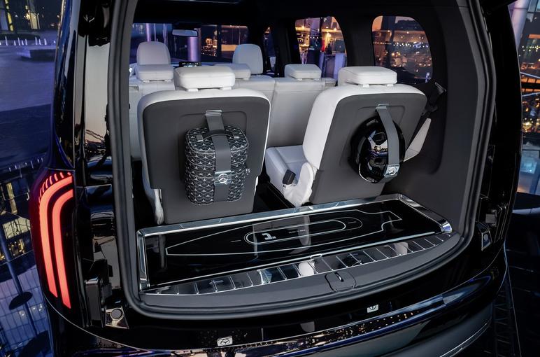 Mercedes-Benz EQT Interior 6
