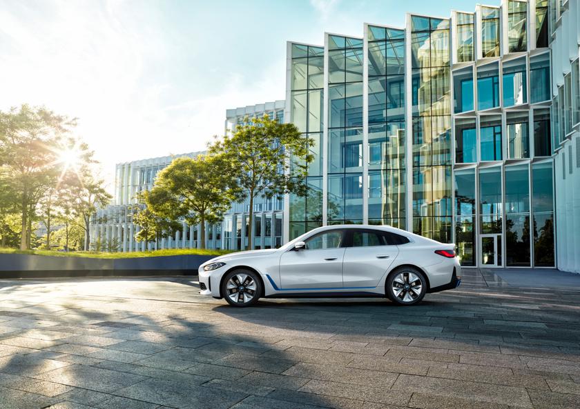 BMW i4 electric car 6