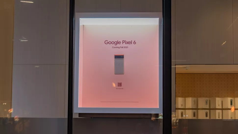 Google Pixel 6 and Pixel 6 Pro on display in New York City 3