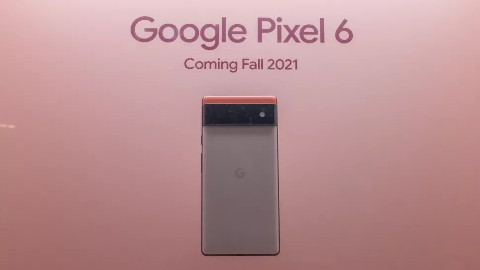 Google Pixel 6 and Pixel 6 Pro on display in New York City